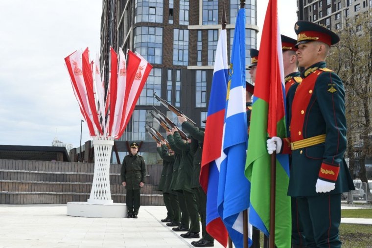 Торжественный салют в честь мероприятия
Фото:Никита Сабашников