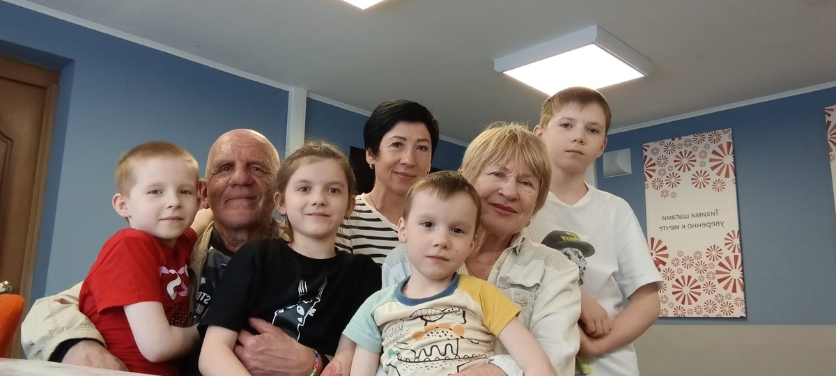 Записки хозяйки Дома для людей, оказавшихся в сложной жизненной ситуации, - «Ремесло добра» // Фото Павла Васильева. Он справа за моей спиной