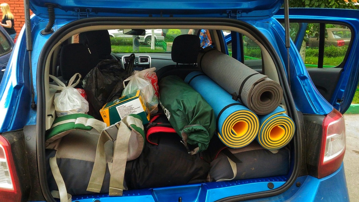 Мой багажник перед путешествием в Карелию в августе 2017