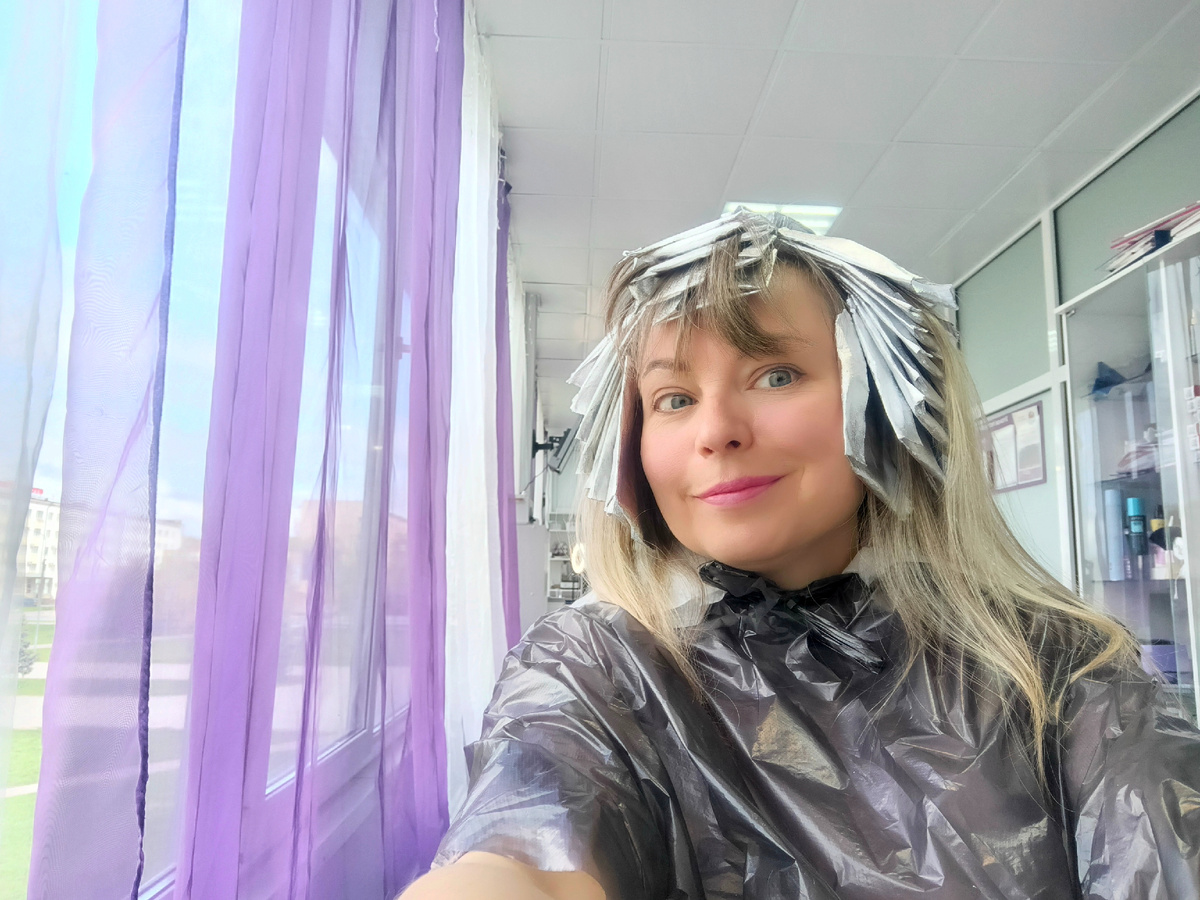 Я в парикмахерской делаю мелирование