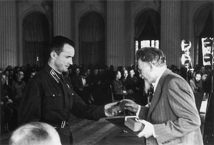 Награждали не только званием героя. /Фото: mf.bmstu.ru.