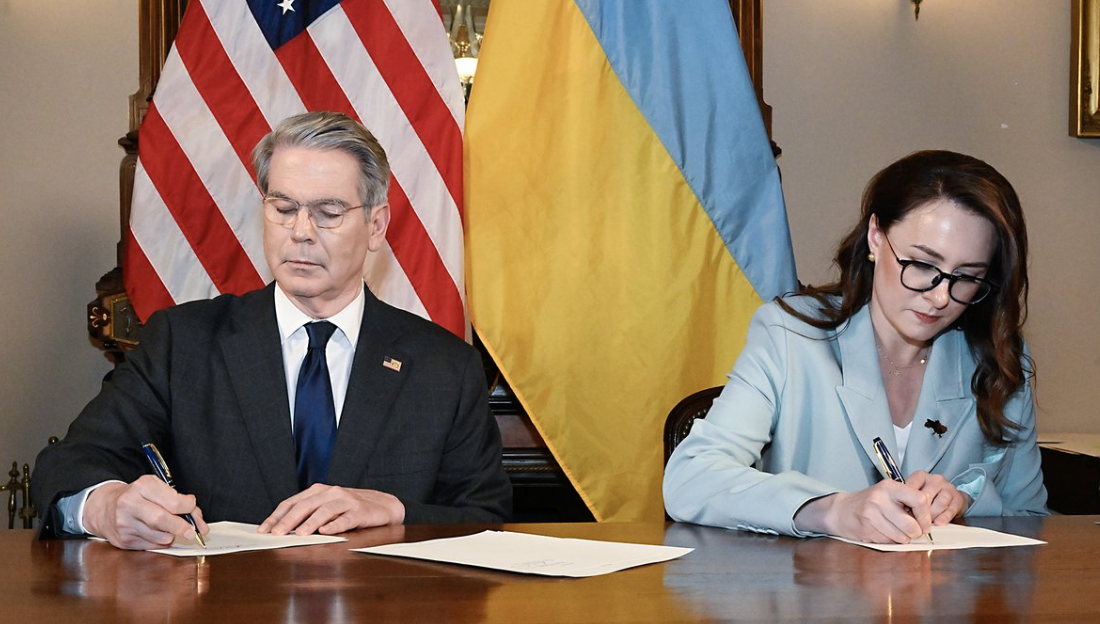     Глава Минфина США Скотт Бессент и первый вице-премьер, министр экономики Украины Юлия Свириденко / Treasury Department
