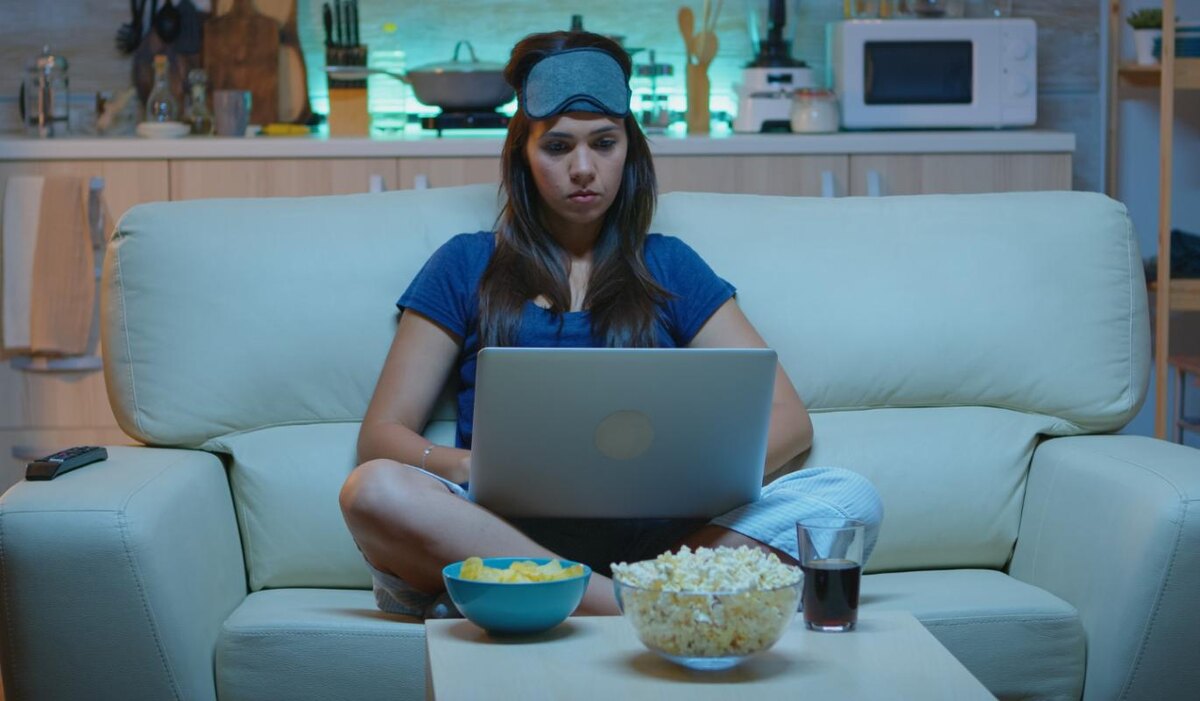     Вместо чипсов и сладостей: 4 полезных перекуса под фильм или сериал