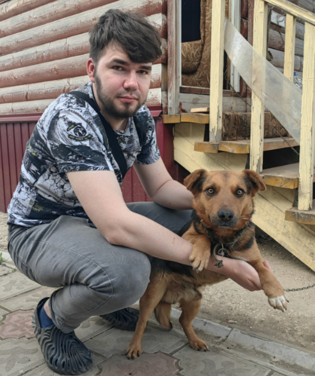 Руслан: незаменимый помощник при общении с собаками. Из-за астмы не могу близко подходить к собакам. Фото из архива автора