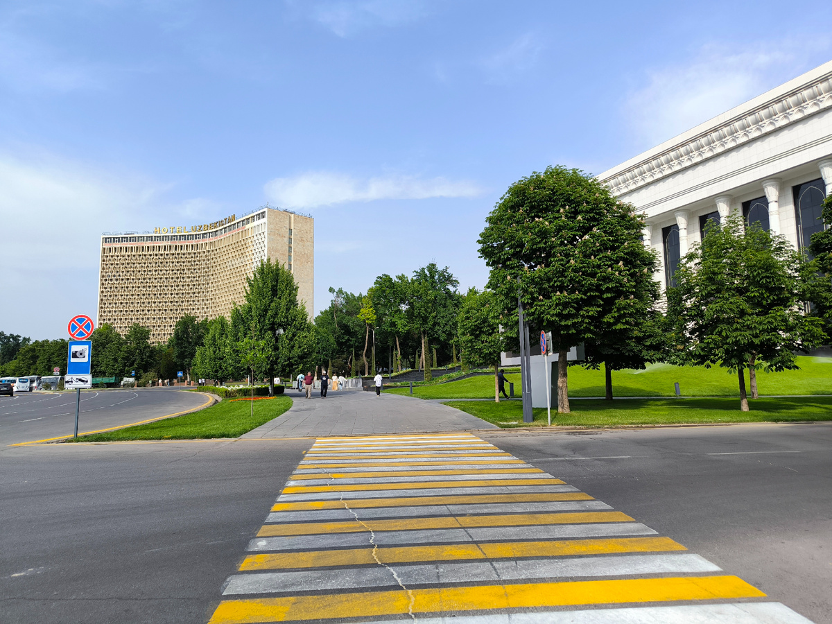 Площадь Амира Тимура