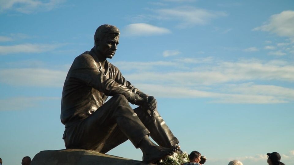    Памятник Василию Шукшину. Источник: "Толк"