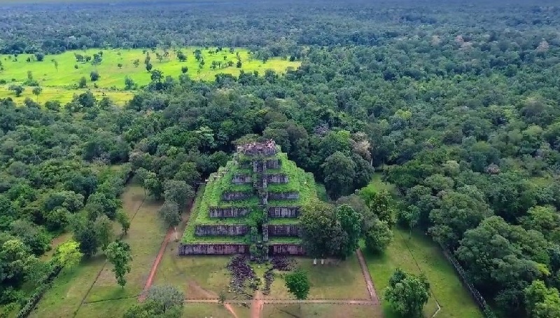Пирамида в Камбодже.