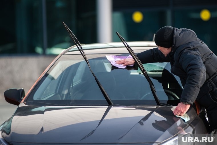    За мытье машины на парковке около дома москвичам, к примеру, грозит штраф до пяти тысяч рублей