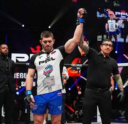 Валентин Молдавский победил Сергея Билостенного единогласным решением судей