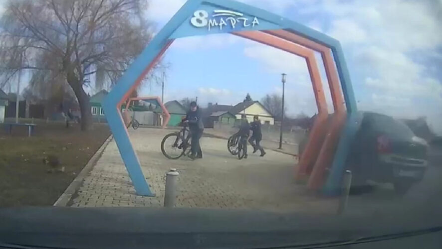 Скриншот видеозаписи момента ДТП