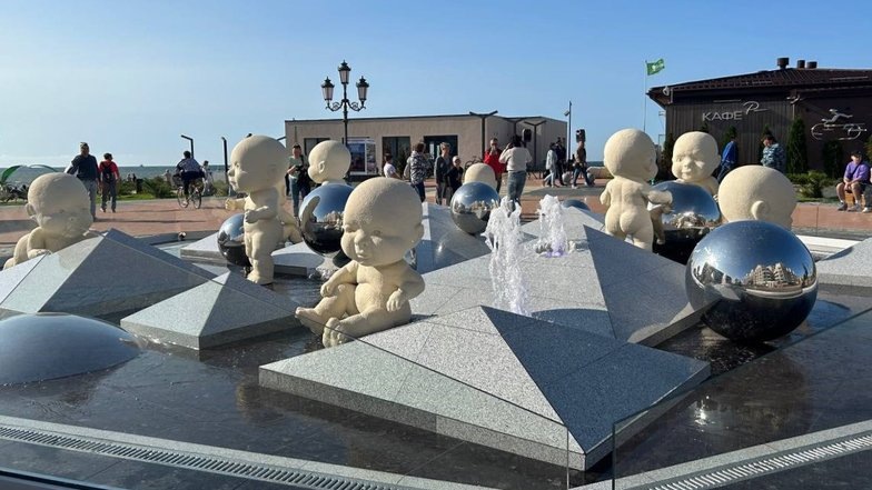 Фонтан вызвал много противоречий после открытия, но мне он нравится))