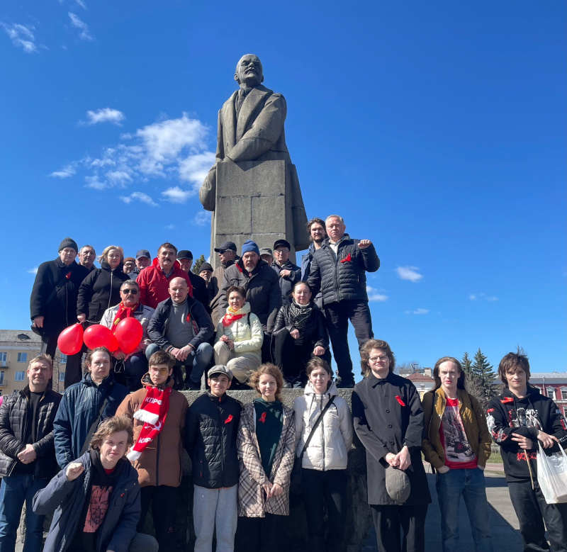    Коммунисты и профсоюзы Карелии встретили Первомай цветами паблик "Профсоюзы Карелии"