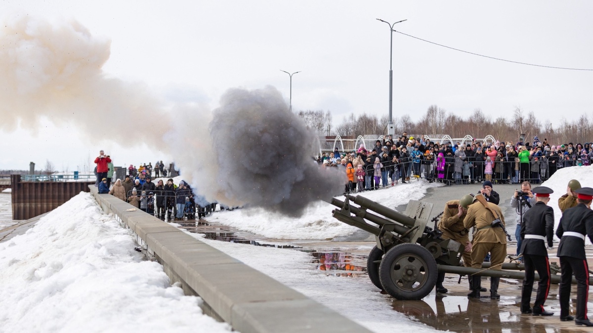   В Сургуте прозвучал полуденный выстрел