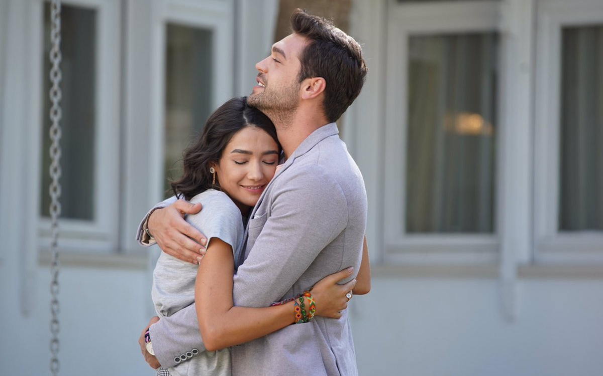 Кадр из сериала "Повсюду ты"