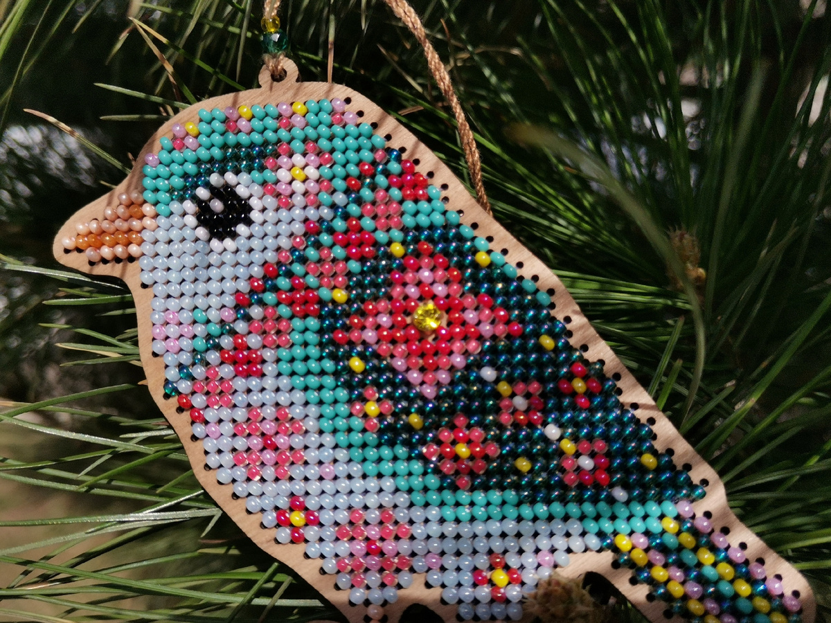 Ну и, конечно же, стразик. Блестит аки драгоценновость!