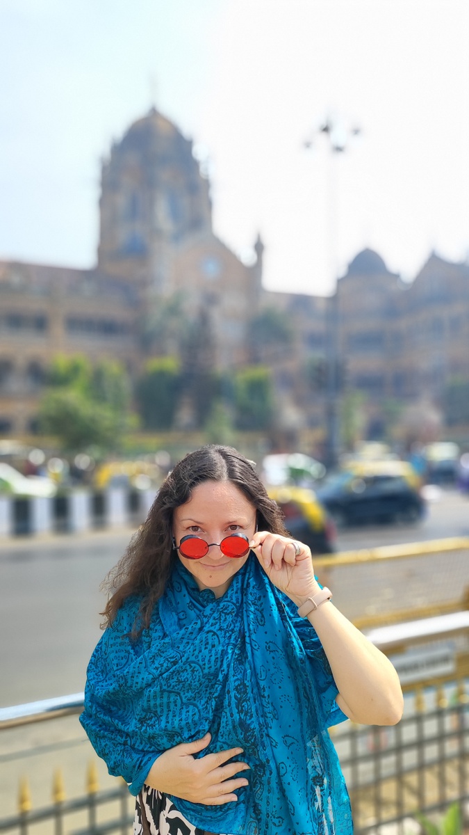 Возле вокзала Виктории