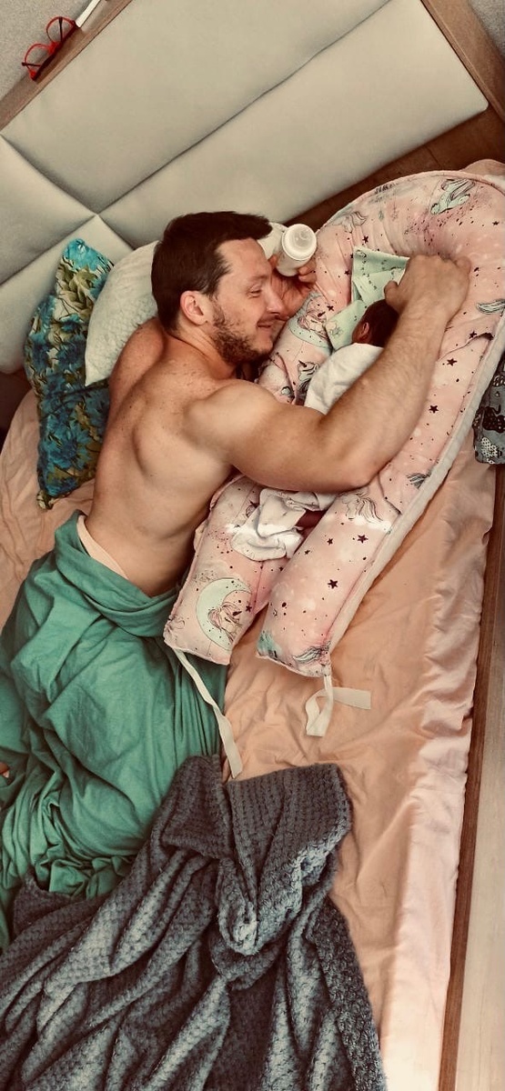 Утром встал — и всё исчезло. Артрит. ВИЧ. Боль. И предательство.

Это была не просто ошибка врача. Это был старт уничтожения.
А потом ушли даже те, кого я считал семьёй.