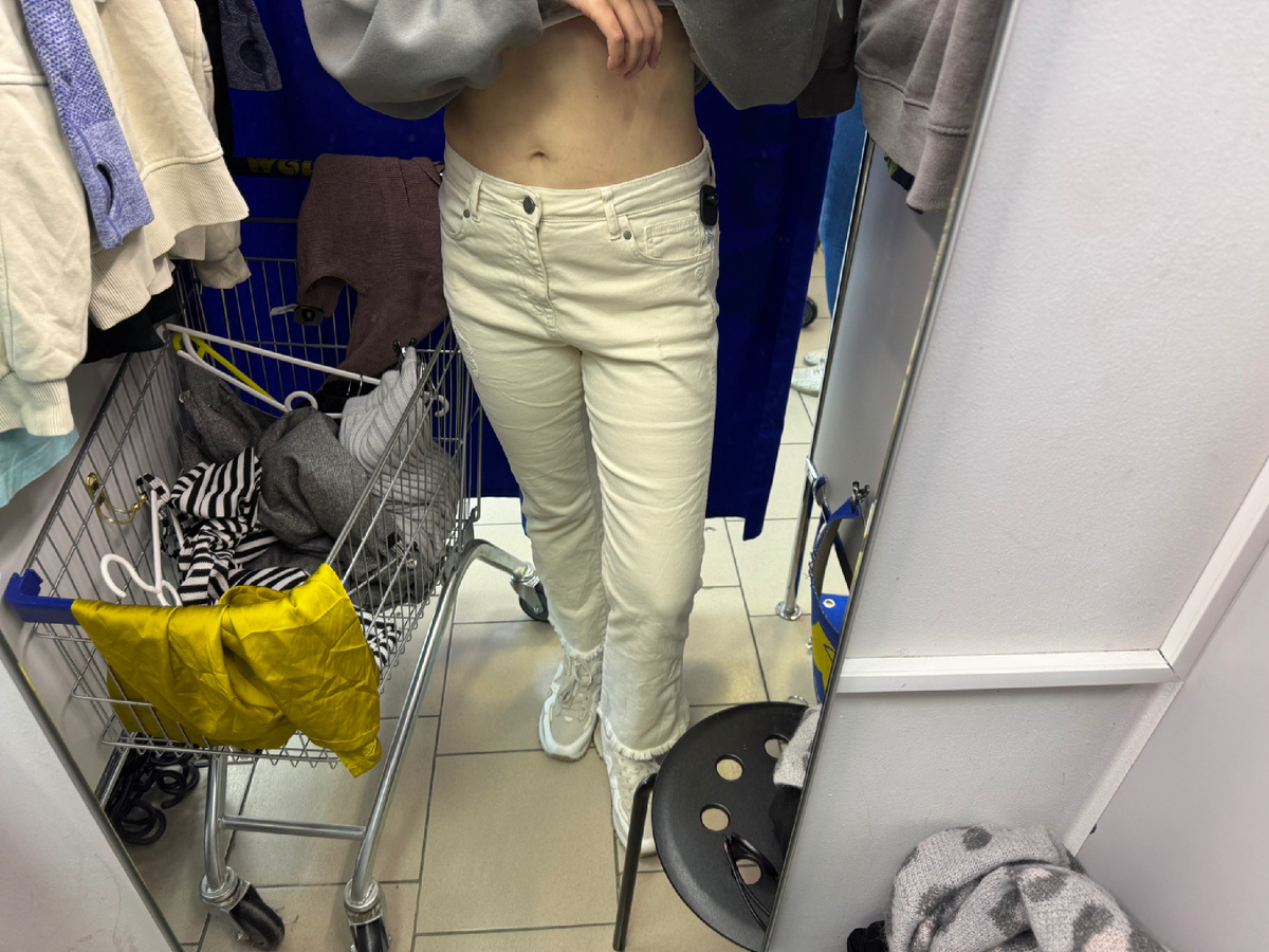 Посадка средняя, под ремень