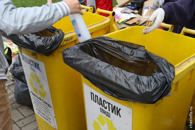    Экологическая акция "РазДельный сбор" пройдет в субботу, 3 мая, у "Алмаза" и на площади Химиков. Волонтеры будут принимать вторсырье с 11 до 13 часов.