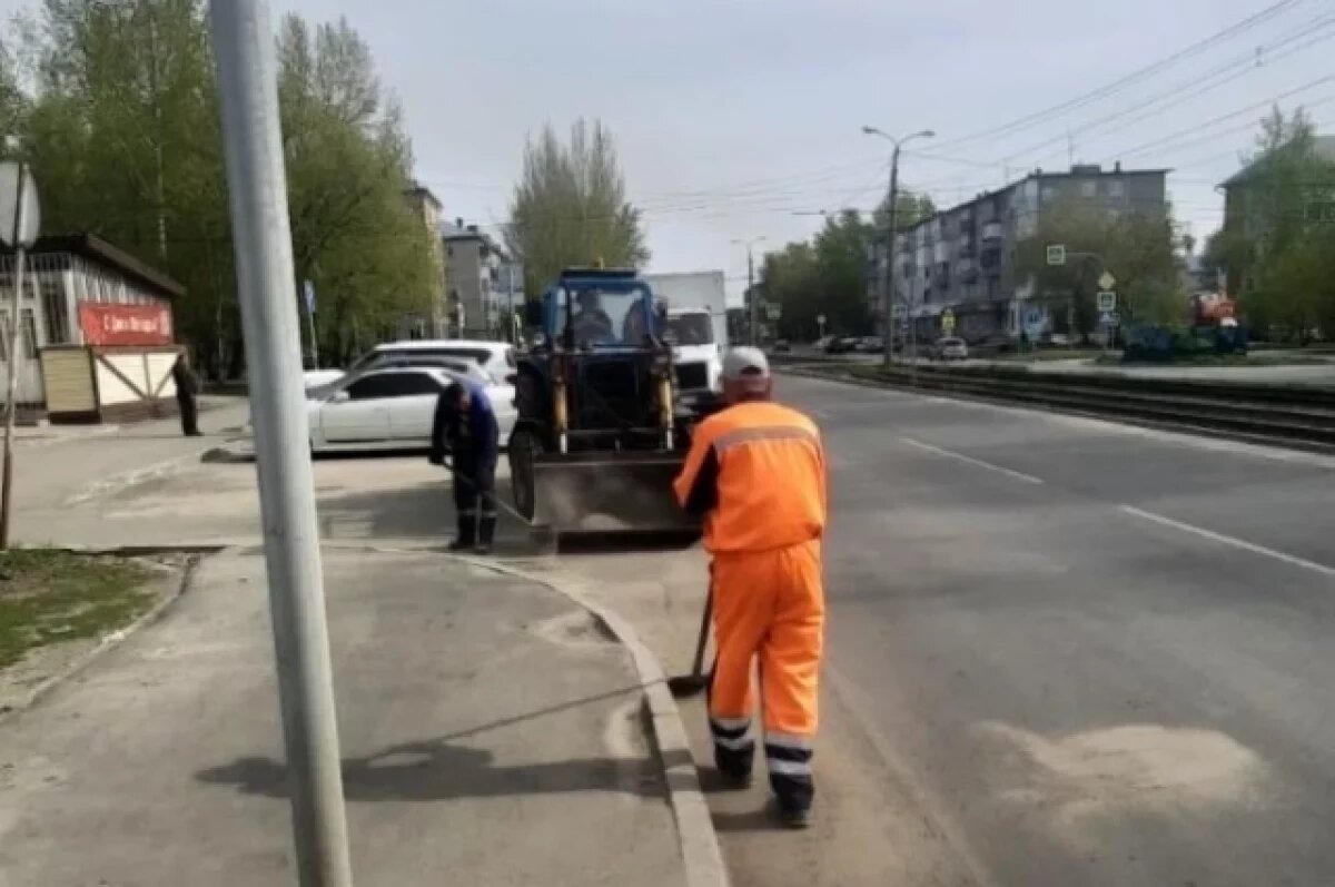    Очистка улиц продолжается в Барнауле.