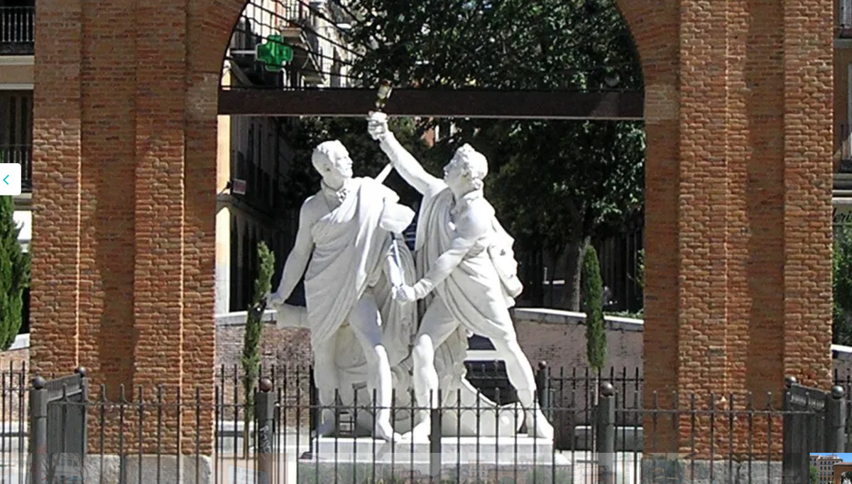 Памятник героям Даоису и Веларде в мадридском районе Маласанья