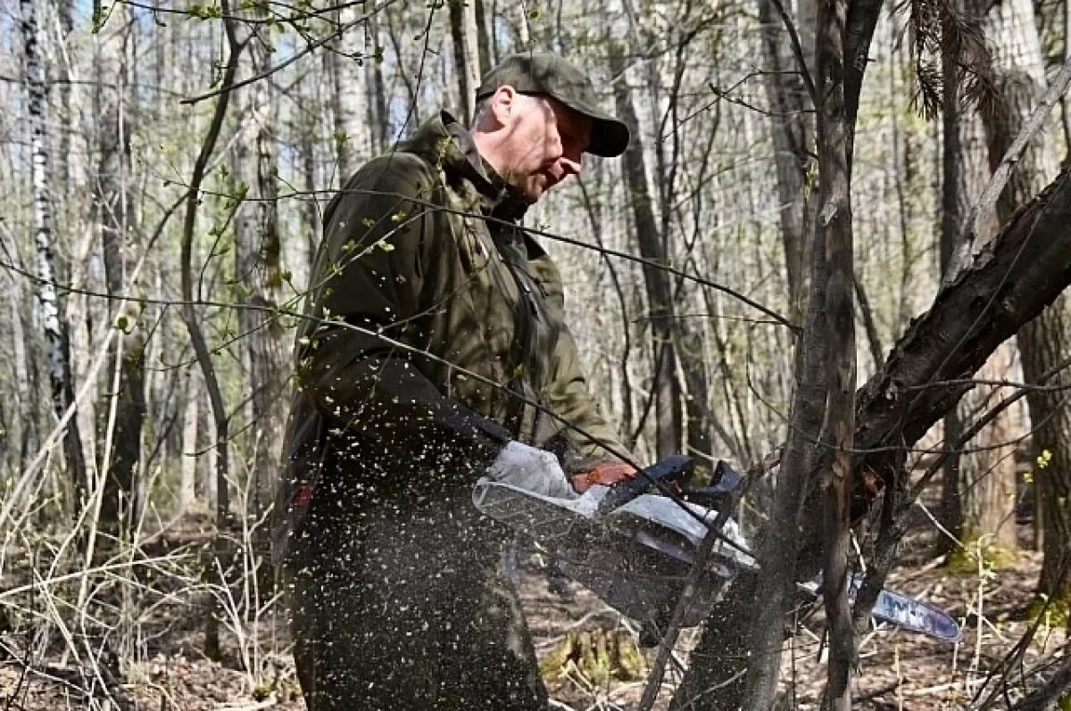    Денис Паслер принял участие в субботниках в Екатеринбурге