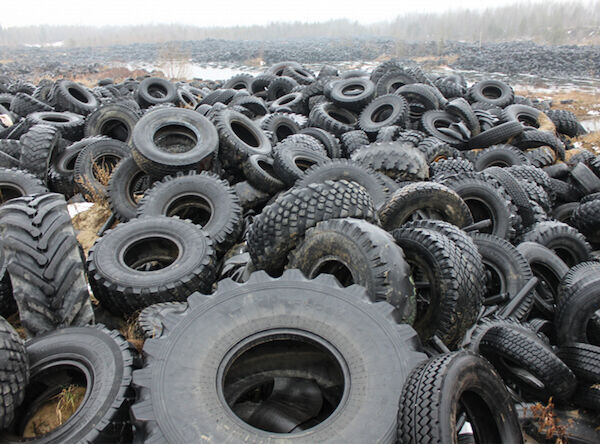 Свалка автомобильных шин.