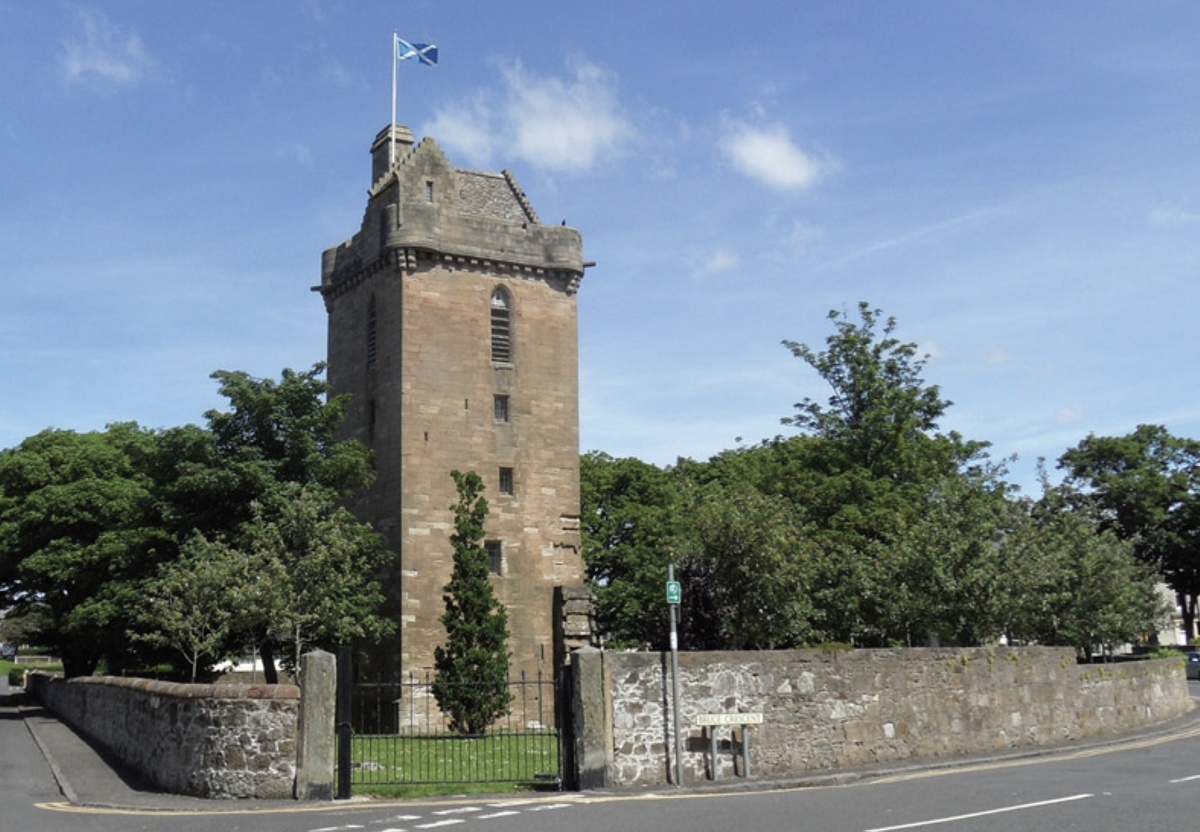 Башня Святого Иоанна в Шотландии (Брюс Кресен). Именно здесь сходняк шотландских авторитетов (пардон!!!) съезд шотландских лордов 26 апреля 1315 года одобрил поход Эдварда Брюса в Ирландию.