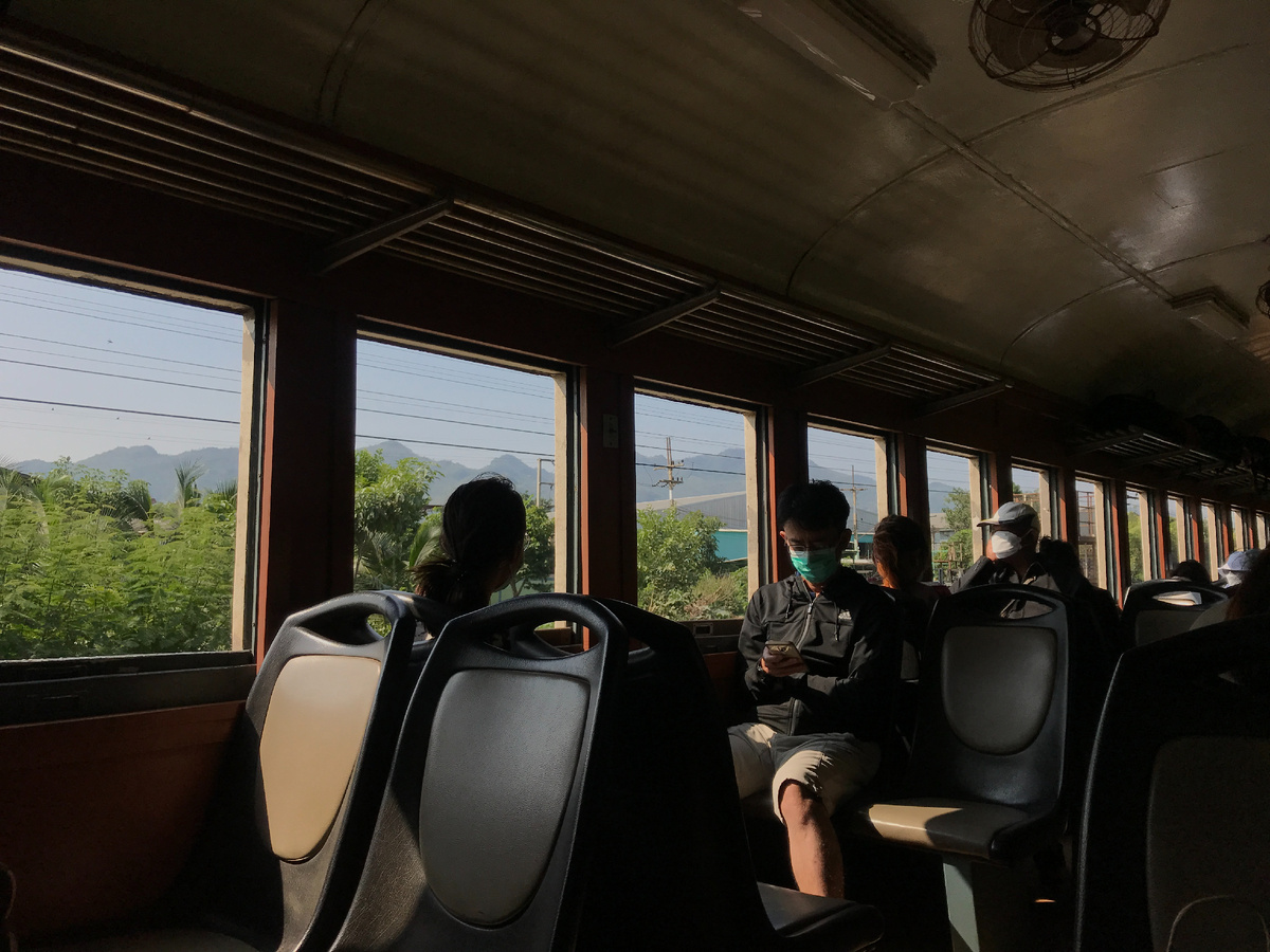 Эконом класс. Выглядит прилично, ну а вид такой же, как и на ВИП местах.