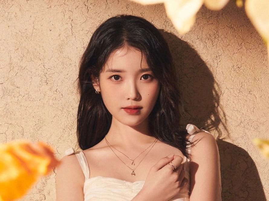 Актриса АйЮ.