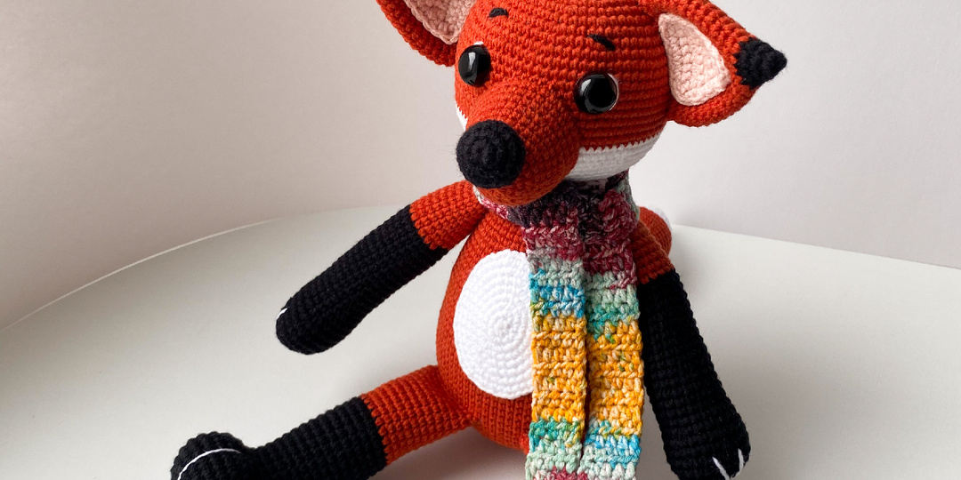 Милый лисенок крючком