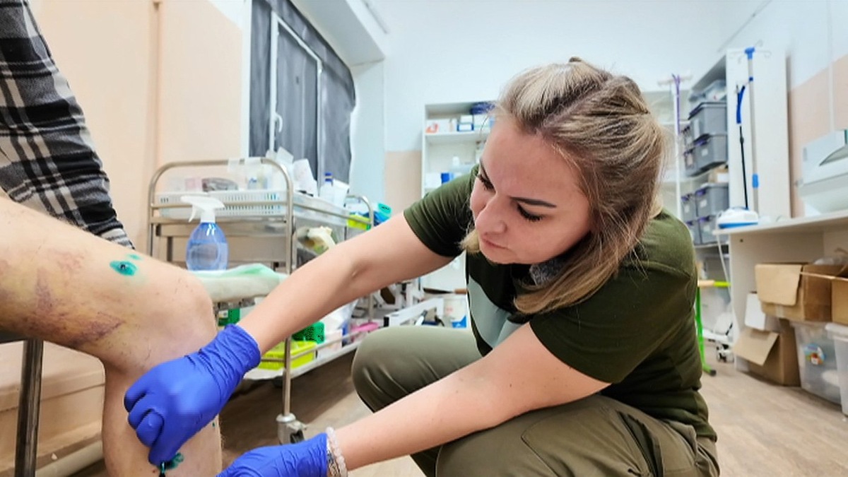    Медсестра-доброволец из Ханты-Мансийска спасает раненых бойцов в зоне СВО