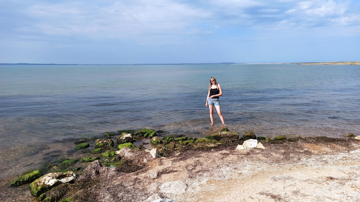 Керченский пролив — пролив, принадлежащий акватории Азовского моря и соединяющий его с Чёрным морем. 