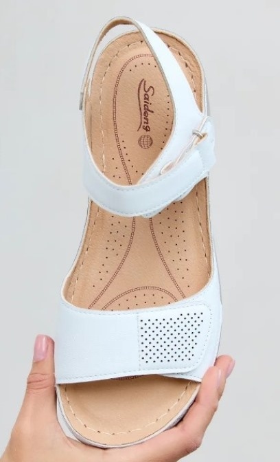 Женские босоножки