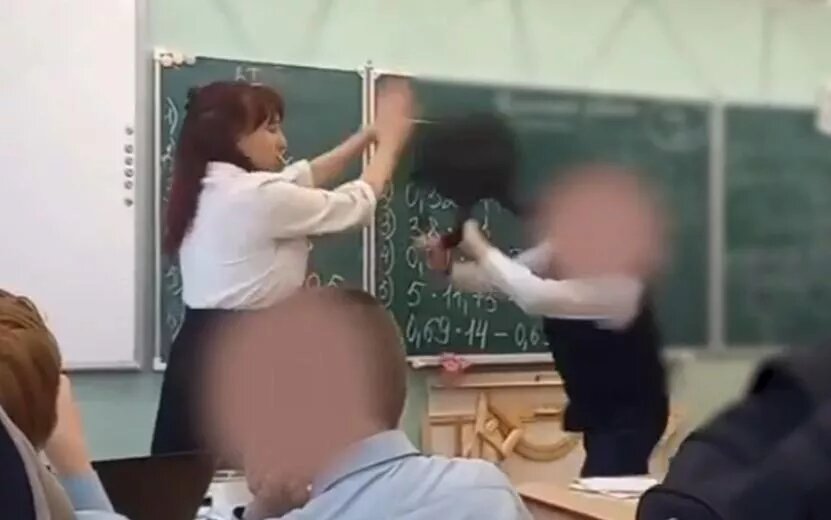    Школьник в Ижевске ударил учительницу рюкзаком