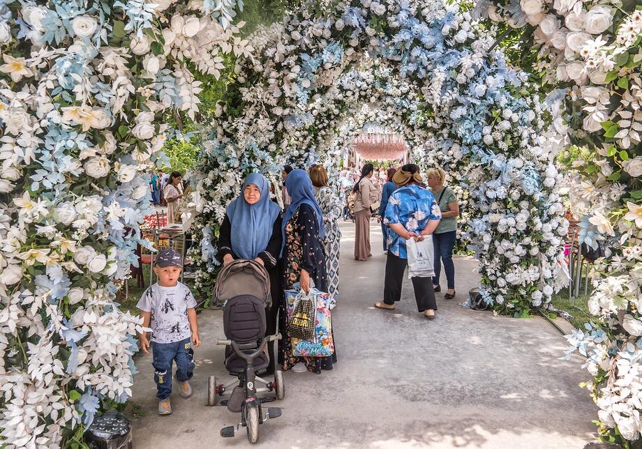 На фестивале Tashkent Flower Fest 2025. Фото Андрея Кудряшова/«Фергана».