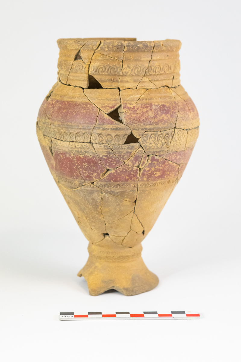 Ваза из кельтского некрополя