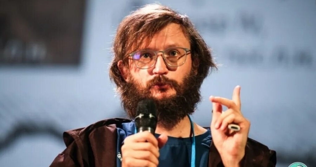 ‍Недавно попался ролик Дробышевского где он рассказывал, что раньше на территории России жили темнокожие люди: с чёрной кожей с чёрными