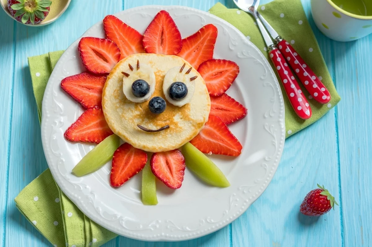 Блинчики для детей на завтрак: нежные, полезные и вкусные