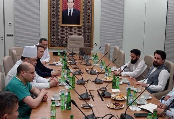 Встреча туркменских врачей с коллегами из Гератской региональной больницы, 13-18 апреля, 2025 г., Туркменистан (Фото: Консульство Туркменистана в Герате)