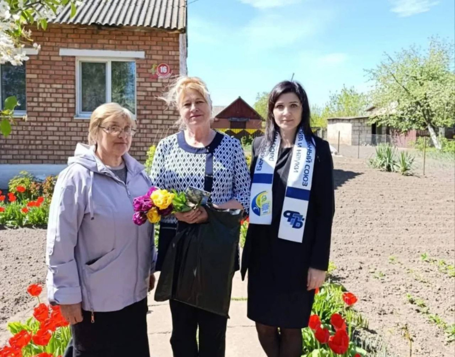     Праздник весны и труда порадовал ветеранов педагогического труда Копыльского района