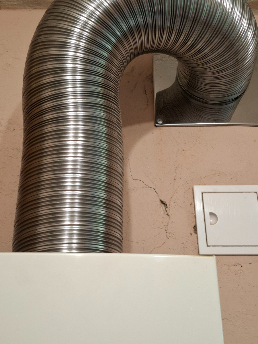 Такую загогулину, понимаешь,  поставили)). Хорошо хоть до ремонта поменяли.