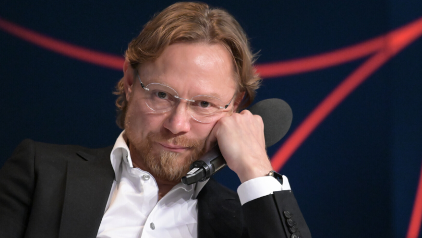 Валерий Карпин