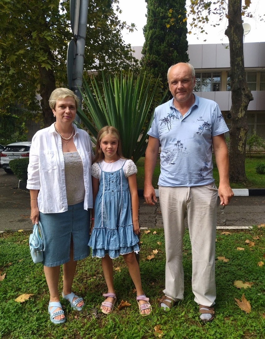 Татьяна с мужем и младшей дочерью