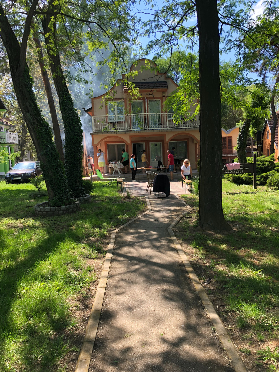 Пикник у озера