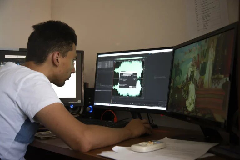    Оренбургские врачи бьют тревогу: Неправильная осанка – бич современного работника Белов Михаил Александрович