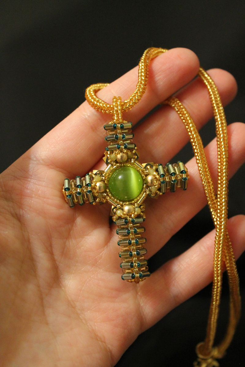 Кулон крест из японского бисера и натурального гематита