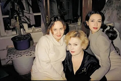 Алла Будницкая с Дашей и Никой