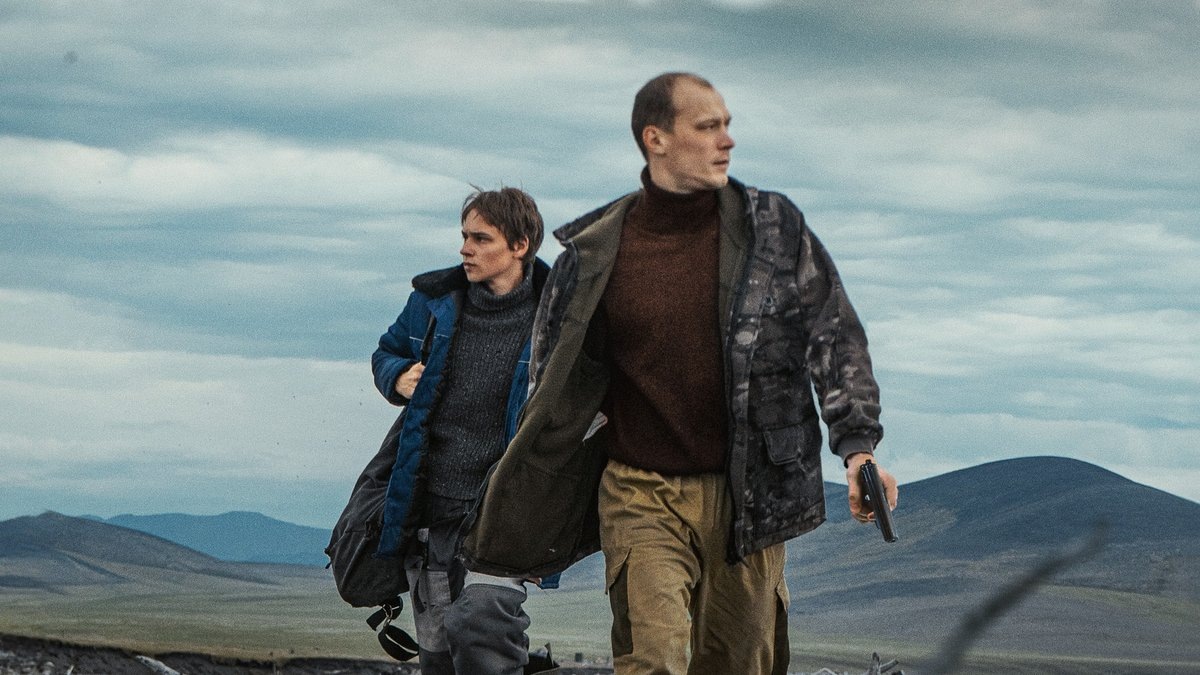  Юра Борисов и Макар Хлебников фильм "Кончится лето" kino.mail.ru