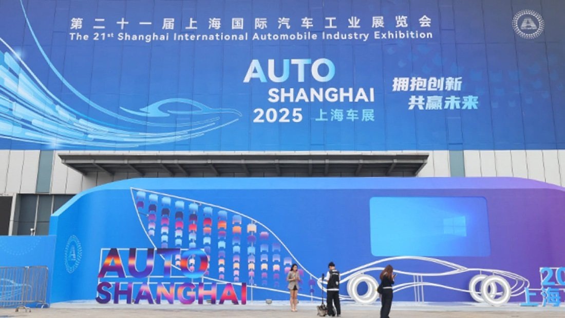     Автосалон в Шанхае